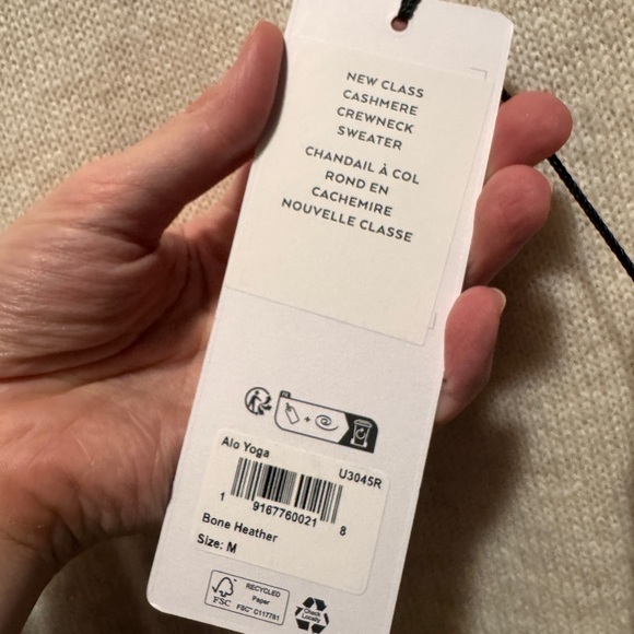 NWT ALO Yoga (M) Unisex Wool Cashmere New Class Crewneck Sweater Bone Heather - Picture 5 of 9